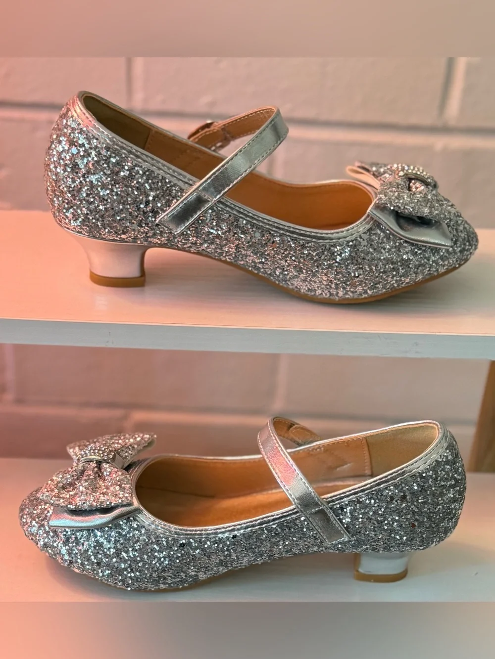 NWOT Girls Silver Glitter Bow Princess Heels Dress Shoes Size 2